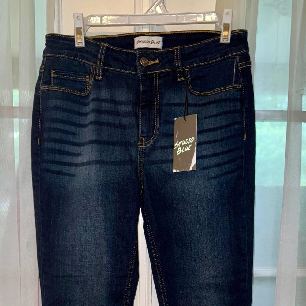 NWT! Studio Blue Women’s High Rise Denim Jean Sz 10